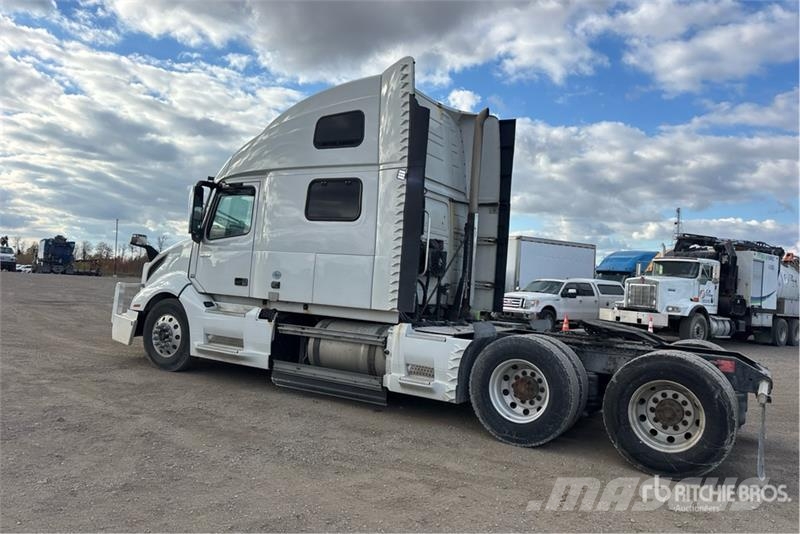 Volvo VNL Sattelzugmaschinen