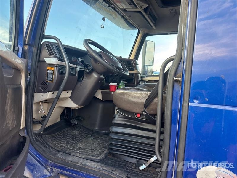 Volvo VNL وحدات الجر