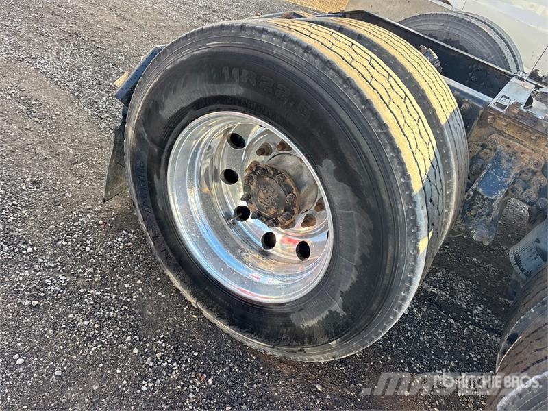 Volvo VNL Ťahače