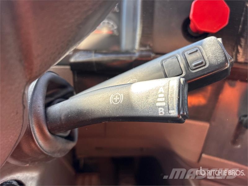 Volvo VNL 牵引车