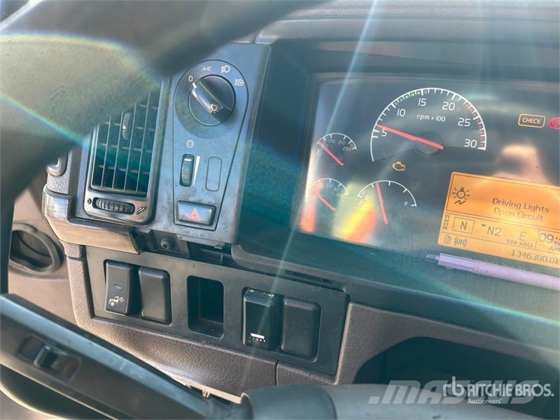 Volvo VNL 牵引车