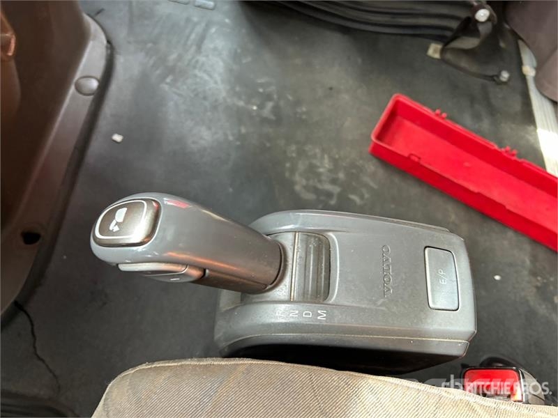 Volvo VNL Trekkers