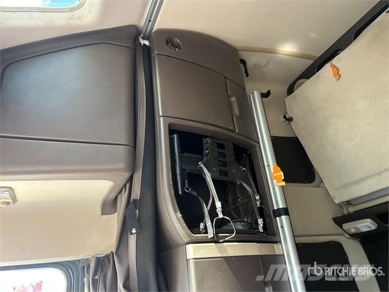 Volvo VNL Prime Movers