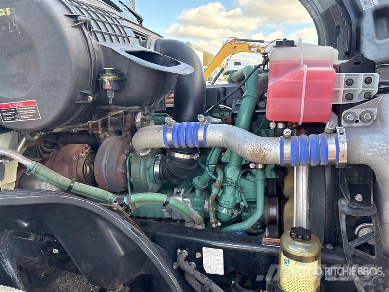 Volvo VNL Sattelzugmaschinen
