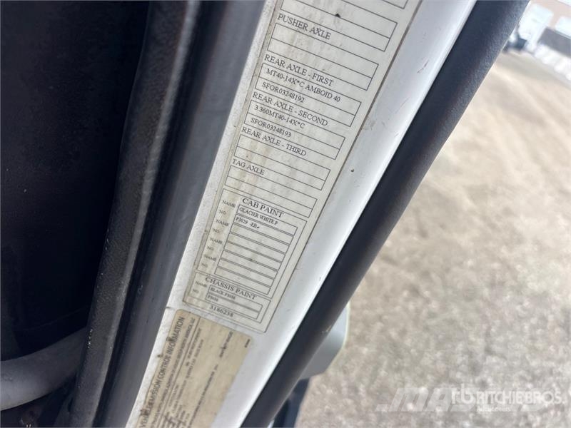 Volvo VNL 牵引车
