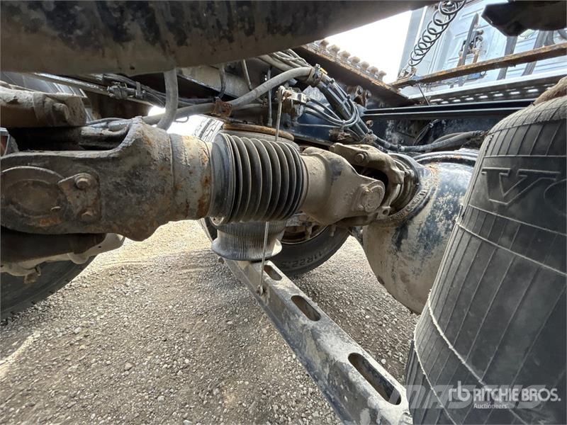 Volvo VNL وحدات الجر