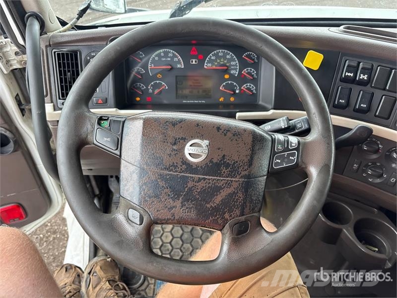 Volvo VNL وحدات الجر