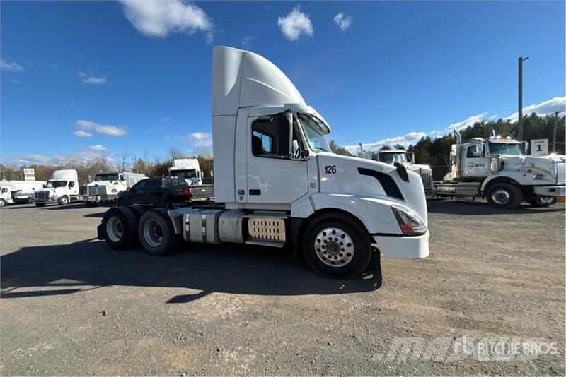 Volvo VNL Sattelzugmaschinen
