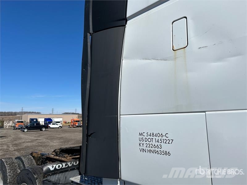 Volvo VNL Tractor Units