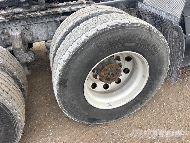Volvo VNL Sattelzugmaschinen