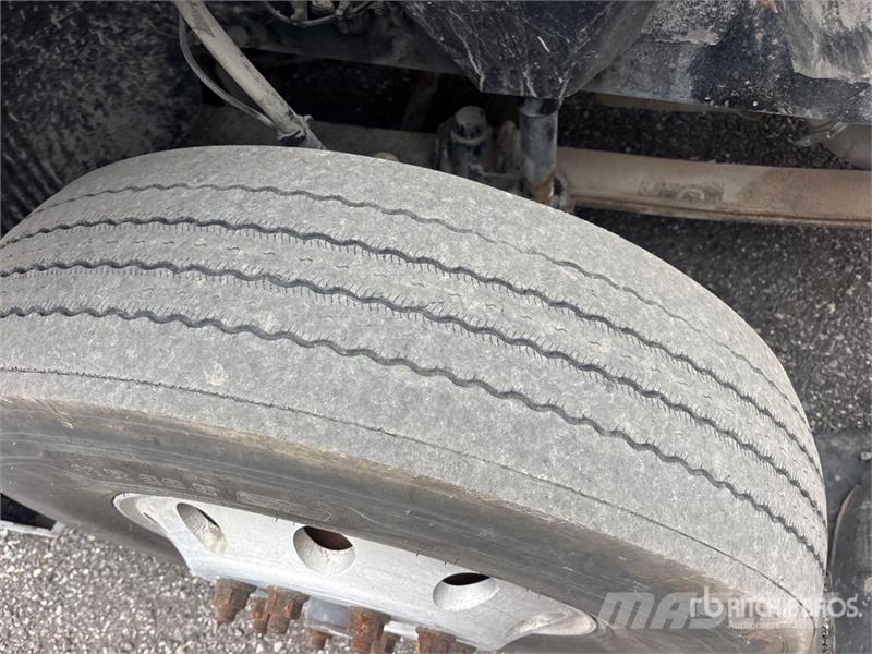 Volvo VNL Vlačilci