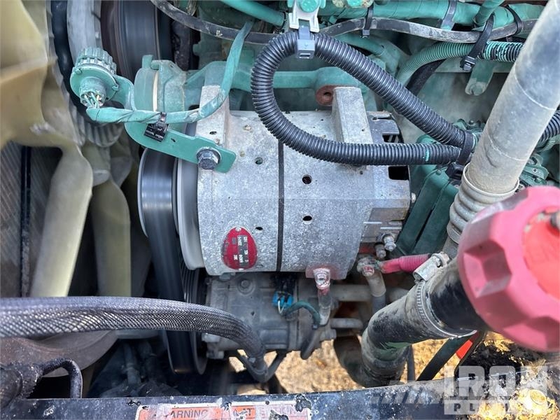 Volvo VNL Kiper tovornjaki