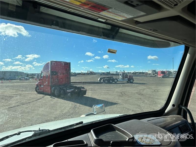 Volvo VNL 牵引车