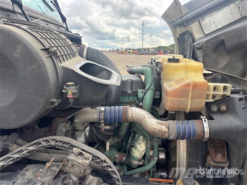 Volvo VNL 牵引车