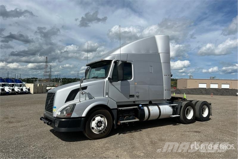 Volvo VNL وحدات الجر