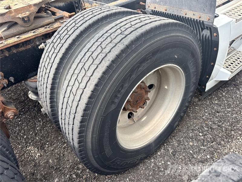 Volvo VNL وحدات الجر