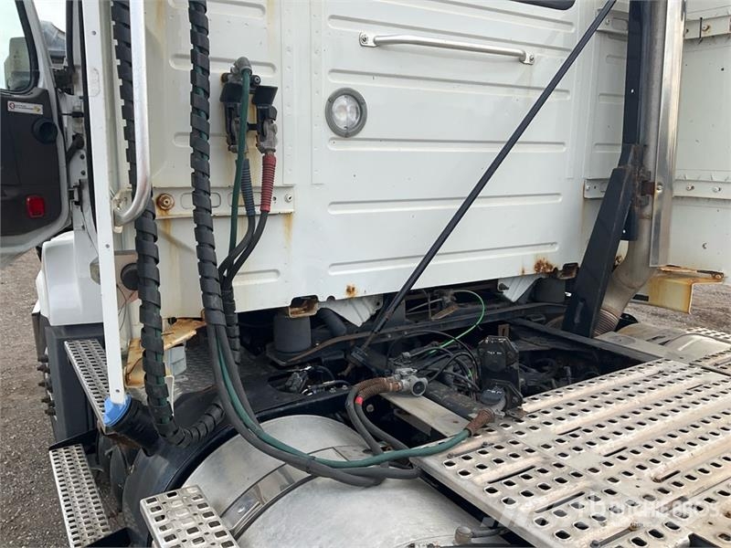 Volvo VNL Naudoti vilkikai