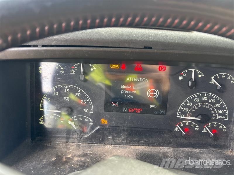 Volvo VNL Sattelzugmaschinen