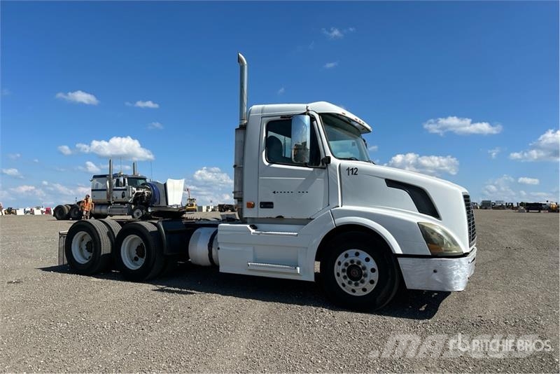 Volvo VNL Tractor Units