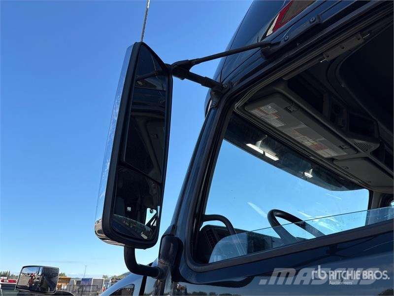Volvo VNL Naudoti vilkikai