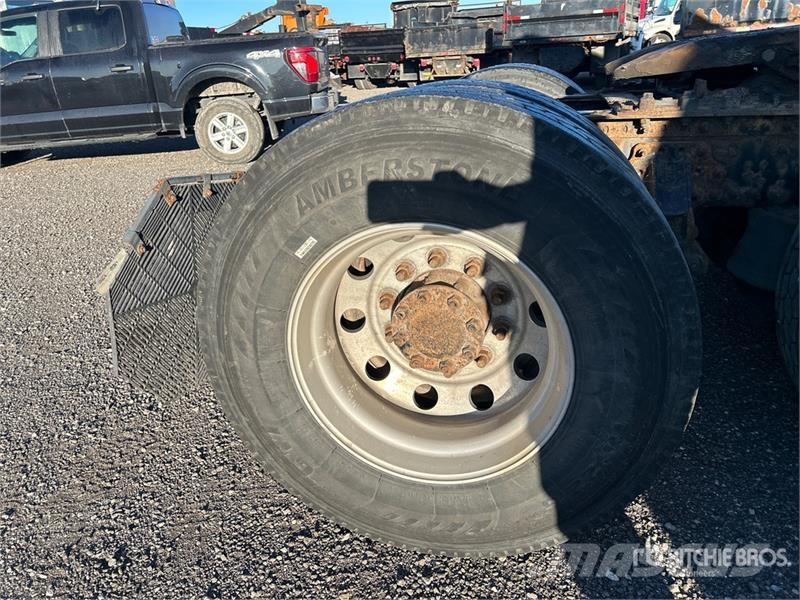 Volvo VNL Sattelzugmaschinen