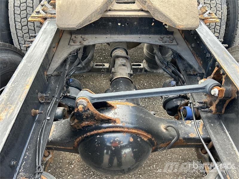 Volvo VNL وحدات الجر