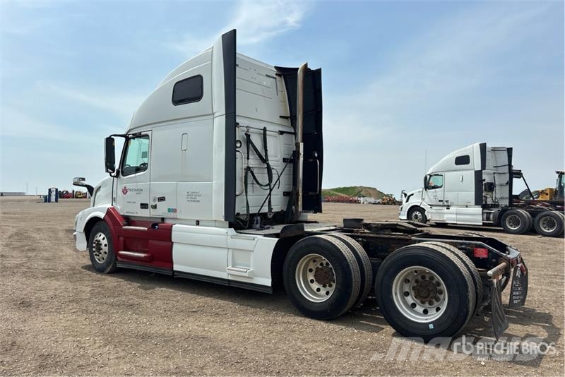 Volvo VNL Tractor Units