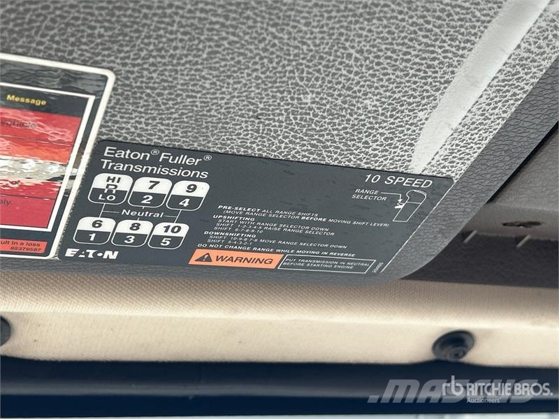 Volvo VNL وحدات الجر