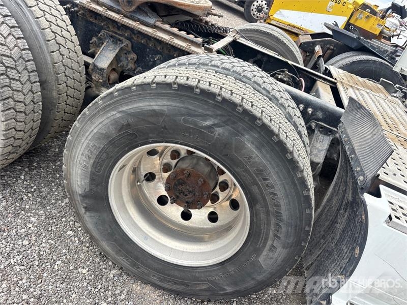 Volvo VNL Vlačilci