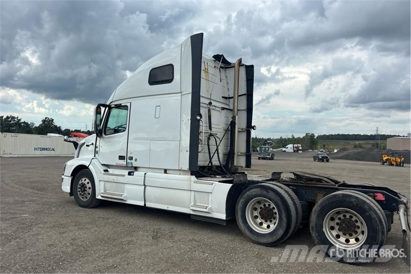 Volvo VNL 牵引车