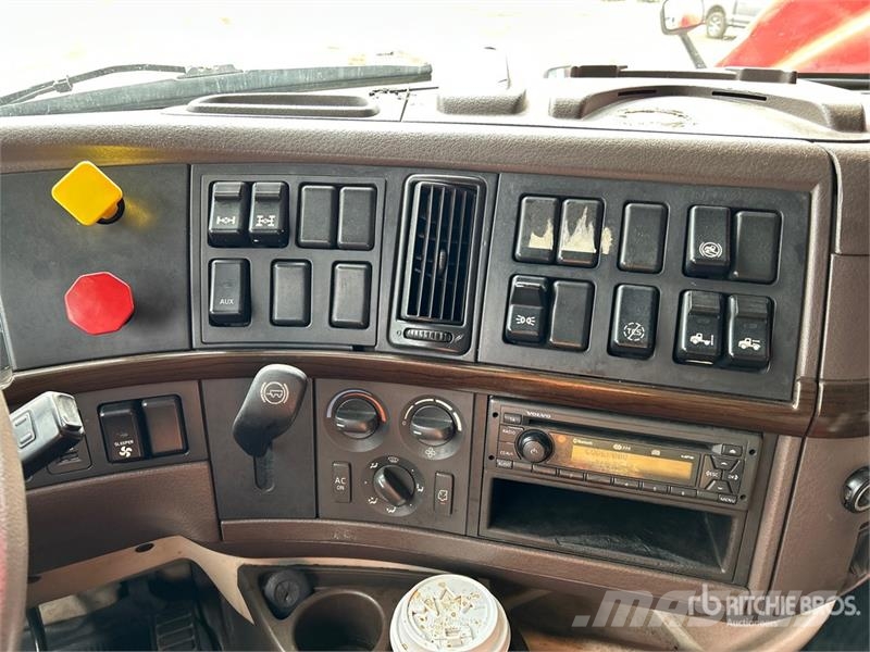 Volvo VNL Trekkers