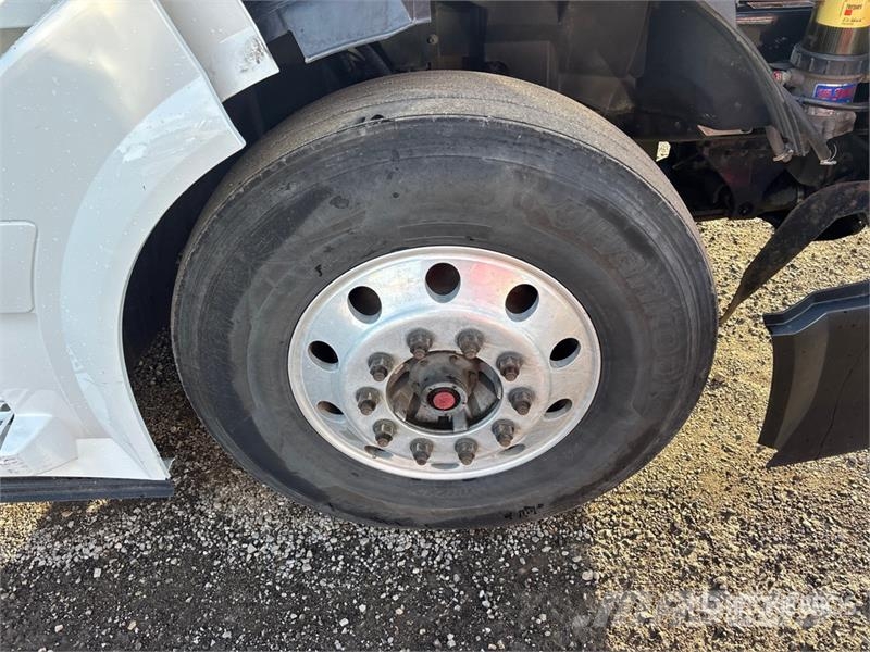 Volvo VNL Ťahače