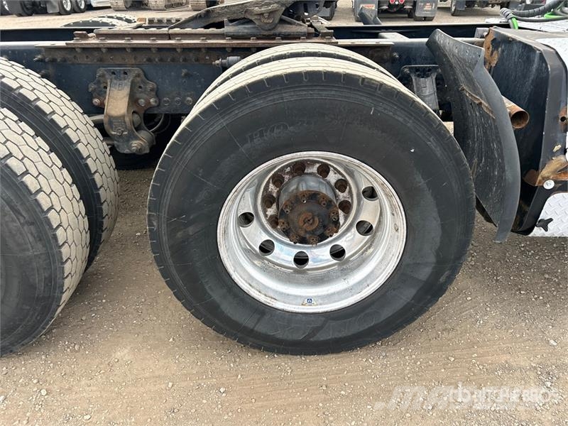Volvo VNL Sattelzugmaschinen