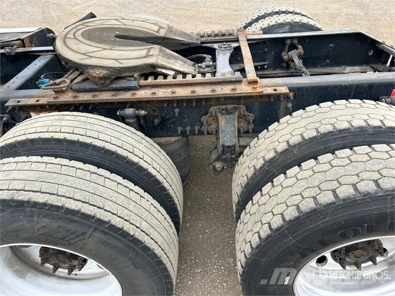 Volvo VNL Sattelzugmaschinen