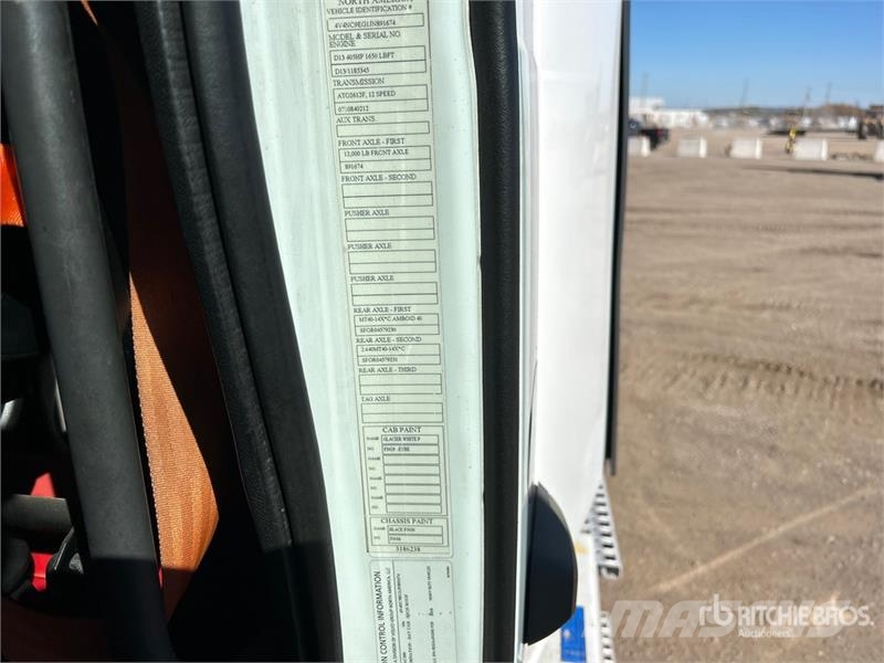 Volvo VNL300 6x4 T/A Day Cab Truck Tractor Traktorske jedinice