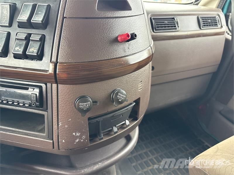 Volvo VNL630 Naudoti vilkikai