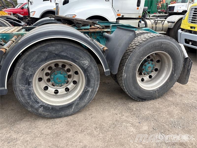 Volvo VNL630 Naudoti vilkikai