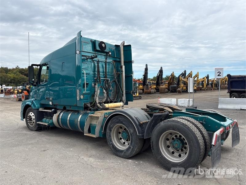 Volvo VNL630 Naudoti vilkikai