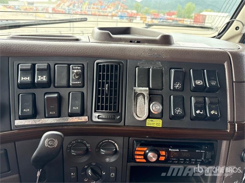 Volvo VNL630 Naudoti vilkikai