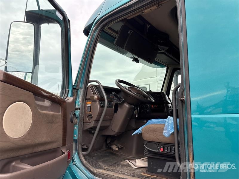 Volvo VNL630 Naudoti vilkikai