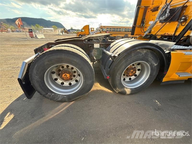 Volvo VNL670 Vilcēji