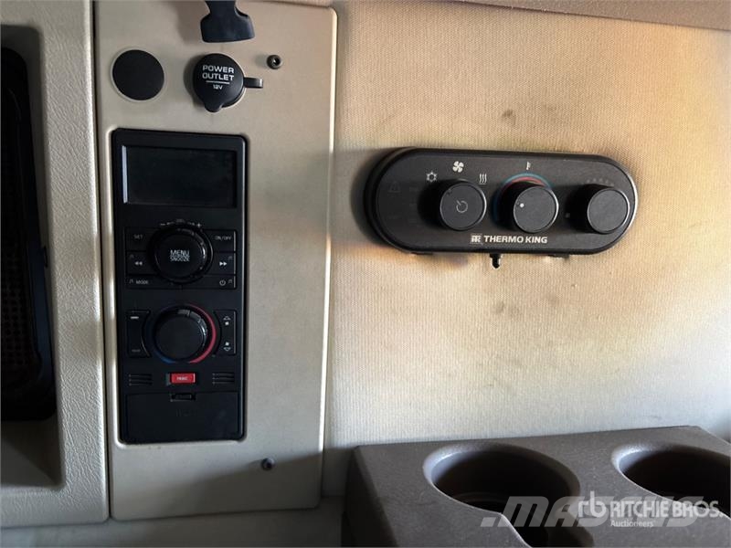 Volvo VNL670 Vilcēji