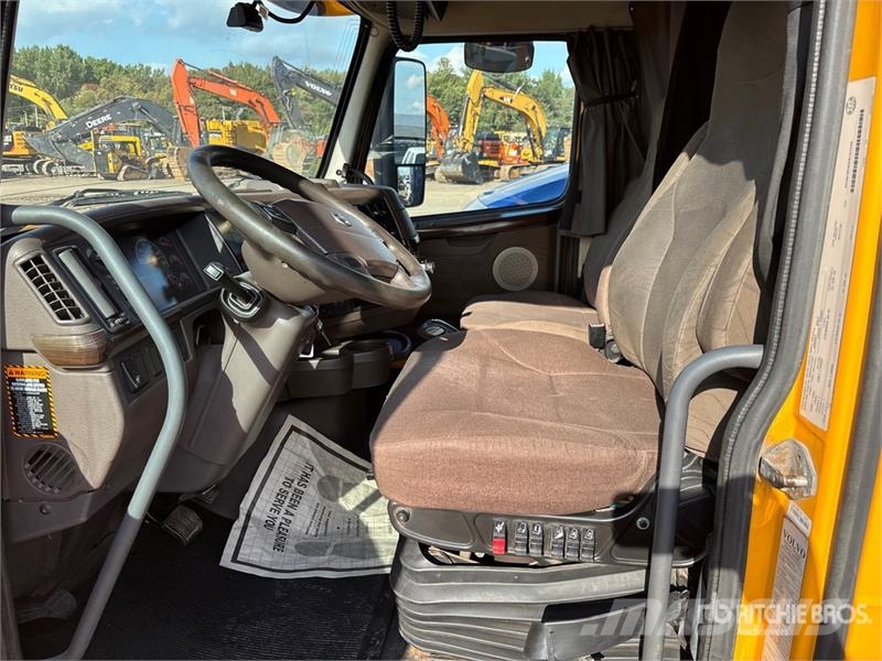 Volvo VNL670 Vilcēji