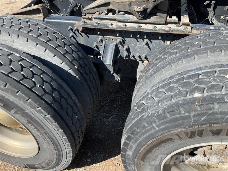 Volvo VNL760 وحدات الجر