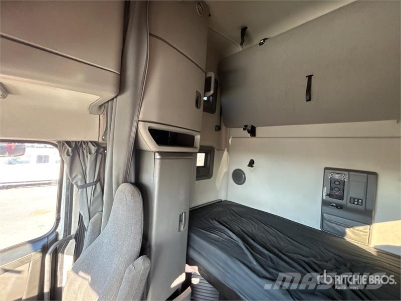 Volvo VNL760 وحدات الجر