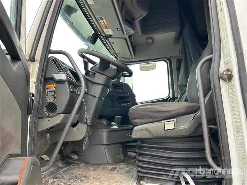Volvo VNL760 Truck Tractor Units