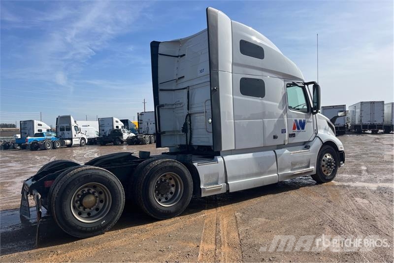 Volvo VNL760 وحدات الجر