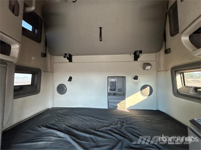 Volvo VNL760 وحدات الجر