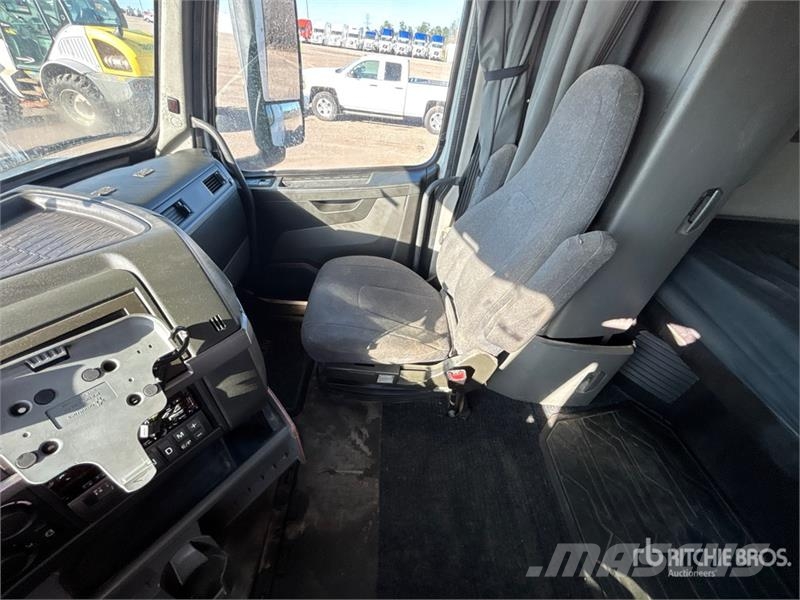 Volvo VNL760 وحدات الجر