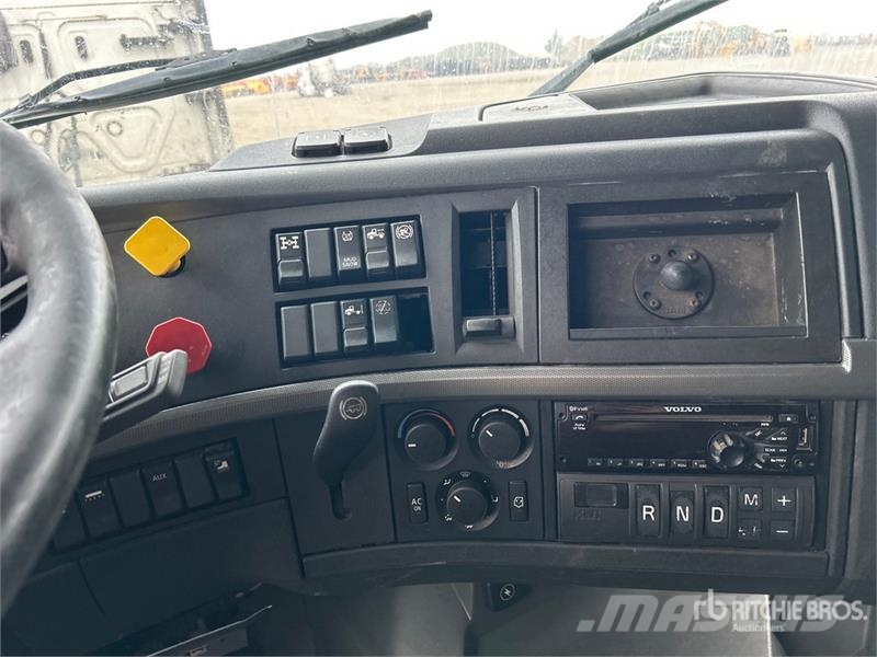 Volvo VNL760 Truck Tractor Units